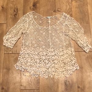 Adorable over-shirt 🌸